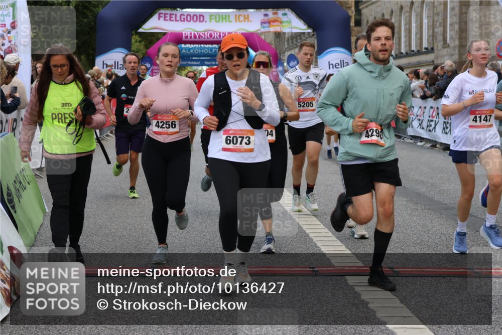 06.09.2026 - CURREX Alsterlauf Strokosch-Dieckow http://msf.ph/oto/10136427 06.09.2026 09:58:40 Ziel 2034, 2120, 2717, 3031, 4147, 4227, 4256, 4265, 4304, 4356, 4423, 4652, 4695, 4747, 5205, 5207, 5521, 5706, 5725, 5810, 6073, 6118, 8077 meine-sportfotos.de