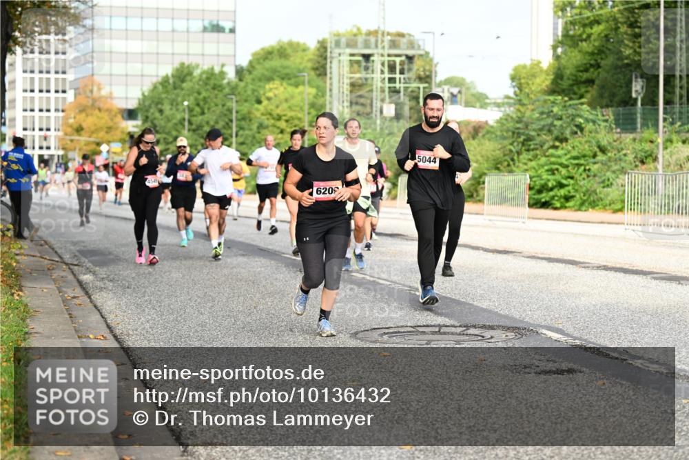 06.09.2026 - CURREX Alsterlauf Dr. Thomas Lammeyer http://msf.ph/oto/10136432 06.09.2026 10:01:31 Laufen 4549, 6209, 5044 meine-sportfotos.de