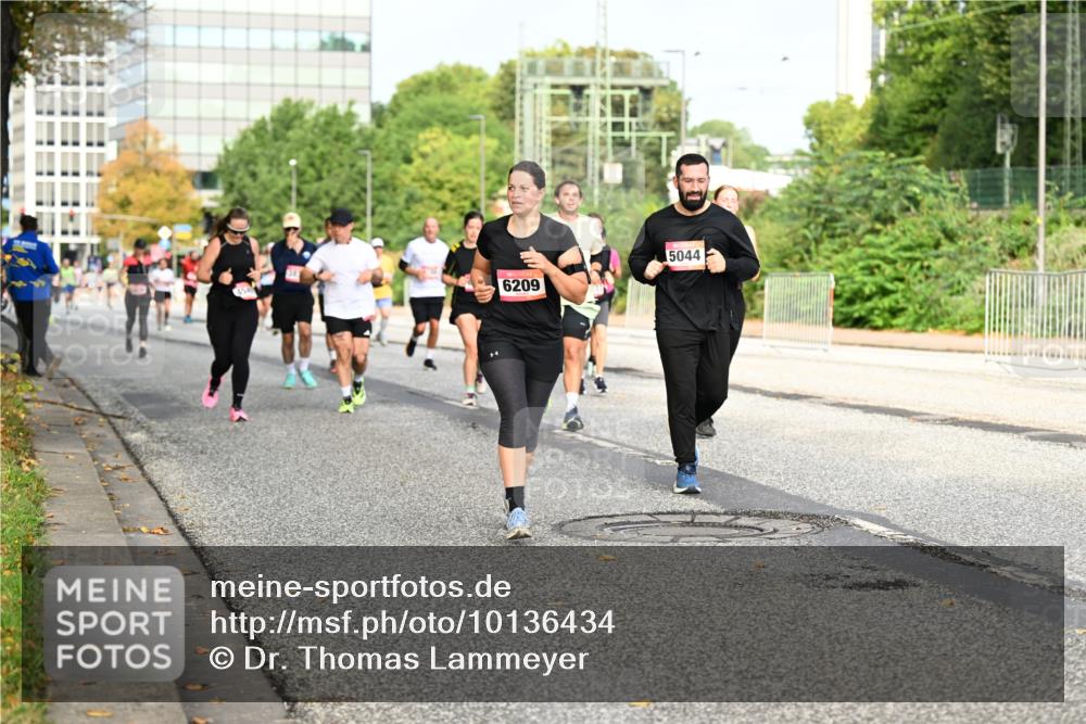 06.09.2026 - CURREX Alsterlauf Dr. Thomas Lammeyer http://msf.ph/oto/10136434 06.09.2026 10:01:31 Laufen 6209, 5044 meine-sportfotos.de