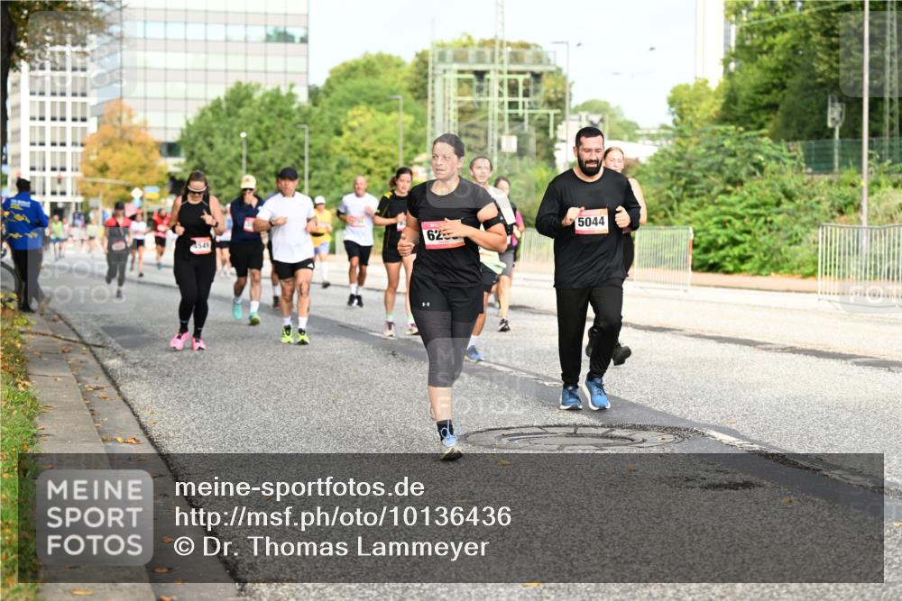 06.09.2026 - CURREX Alsterlauf Dr. Thomas Lammeyer http://msf.ph/oto/10136436 06.09.2026 10:01:31 Laufen 4549, 62, 5044 meine-sportfotos.de