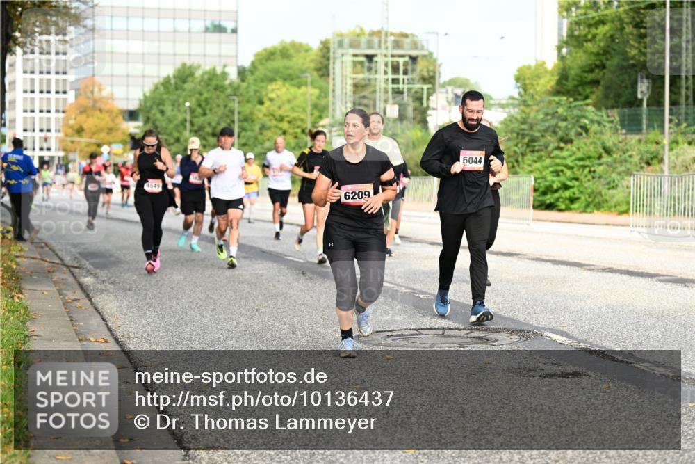06.09.2026 - CURREX Alsterlauf Dr. Thomas Lammeyer http://msf.ph/oto/10136437 06.09.2026 10:01:31 Laufen 4549, 6209, 5044 meine-sportfotos.de