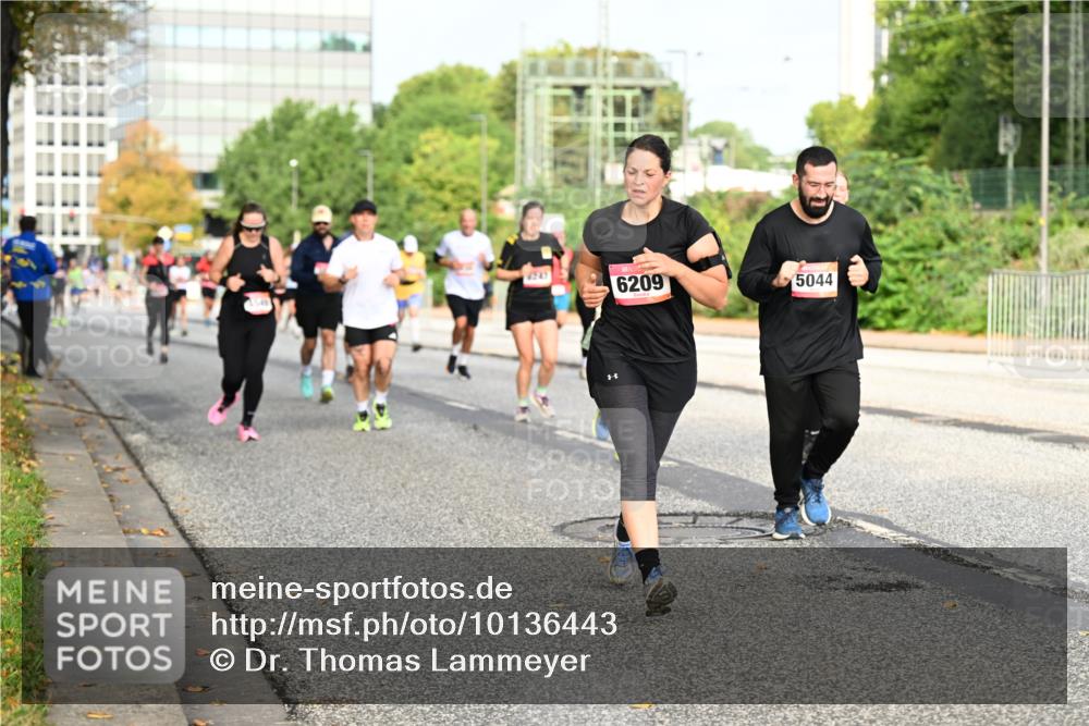 06.09.2026 - CURREX Alsterlauf Dr. Thomas Lammeyer http://msf.ph/oto/10136443 06.09.2026 10:01:32 Laufen 4240, 6209, 5044 meine-sportfotos.de