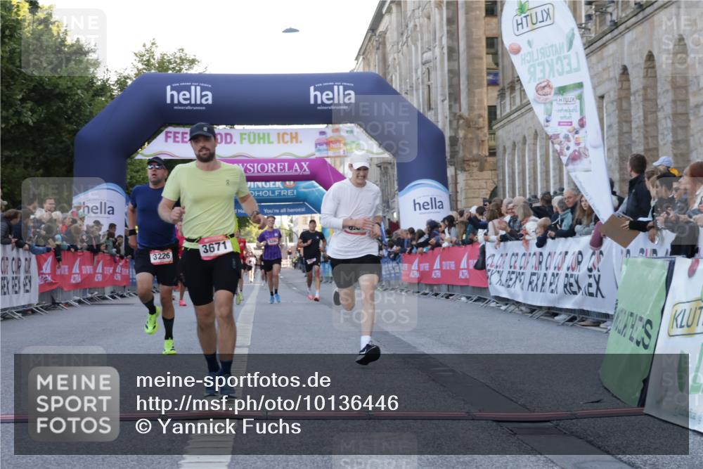06.09.2026 - CURREX Alsterlauf Yannick Fuchs http://msf.ph/oto/10136446 06.09.2026 09:44:43 Ziel 2442, 3226, 3445, 3503, 3671, 4039, 4133, 5529, 6201, 8216, 8224, 8264 meine-sportfotos.de