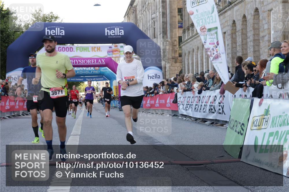 06.09.2026 - CURREX Alsterlauf Yannick Fuchs http://msf.ph/oto/10136452 06.09.2026 09:44:43 Ziel 2442, 3226, 3445, 3503, 3671, 4039, 4133, 5529, 6201, 8216, 8224, 8264 meine-sportfotos.de