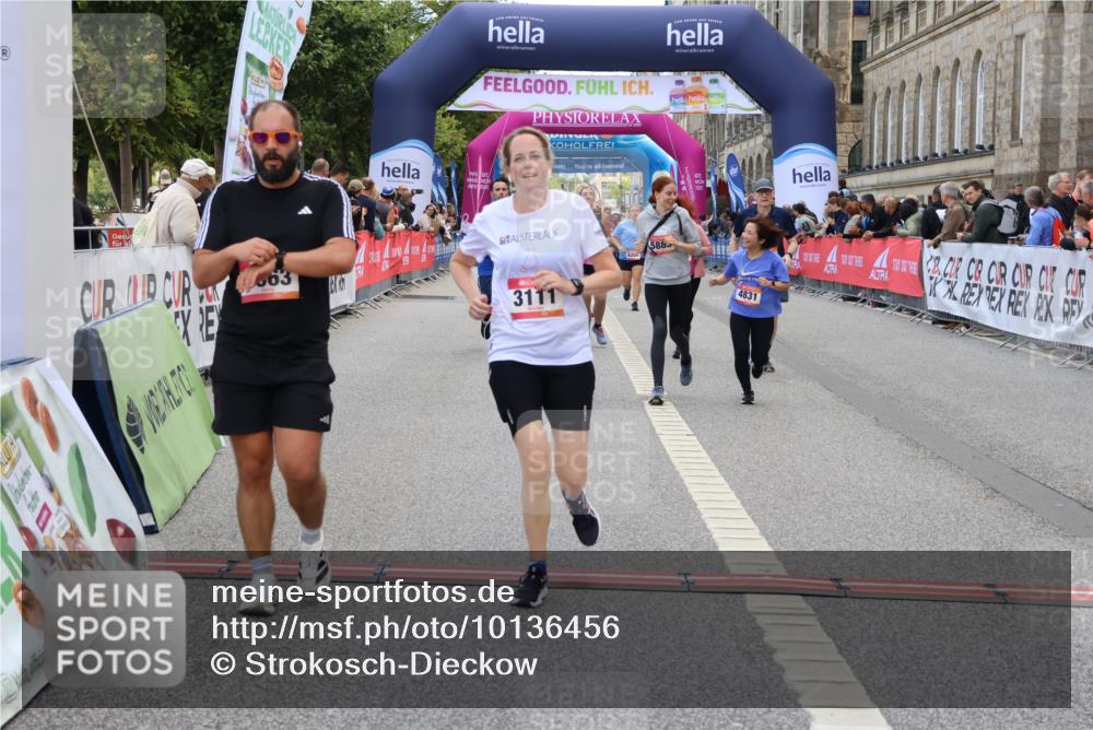 06.09.2026 - CURREX Alsterlauf Strokosch-Dieckow http://msf.ph/oto/10136456 06.09.2026 10:12:18 Ziel 3048, 3111, 3601, 4063, 4831, 4948, 5573, 5883, 5889 meine-sportfotos.de