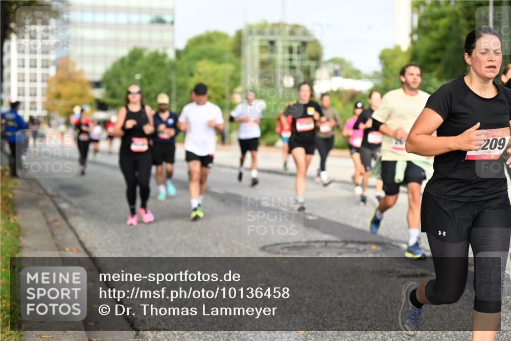 06.09.2026 - CURREX Alsterlauf Dr. Thomas Lammeyer http://msf.ph/oto/10136458 06.09.2026 10:01:33 Laufen 209 meine-sportfotos.de