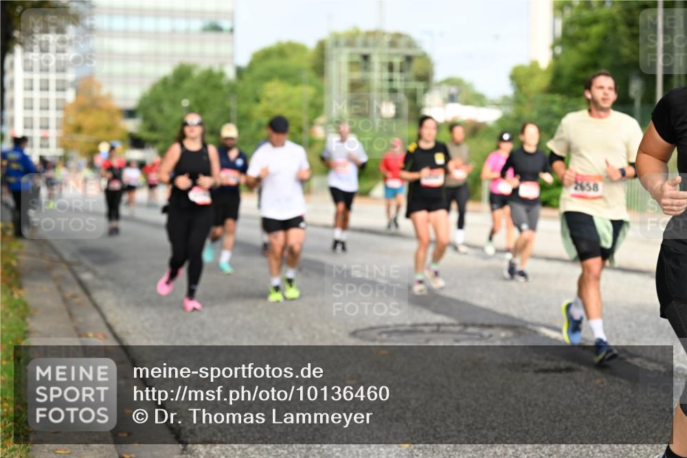 06.09.2026 - CURREX Alsterlauf Dr. Thomas Lammeyer http://msf.ph/oto/10136460 06.09.2026 10:01:33 Laufen 2658 meine-sportfotos.de
