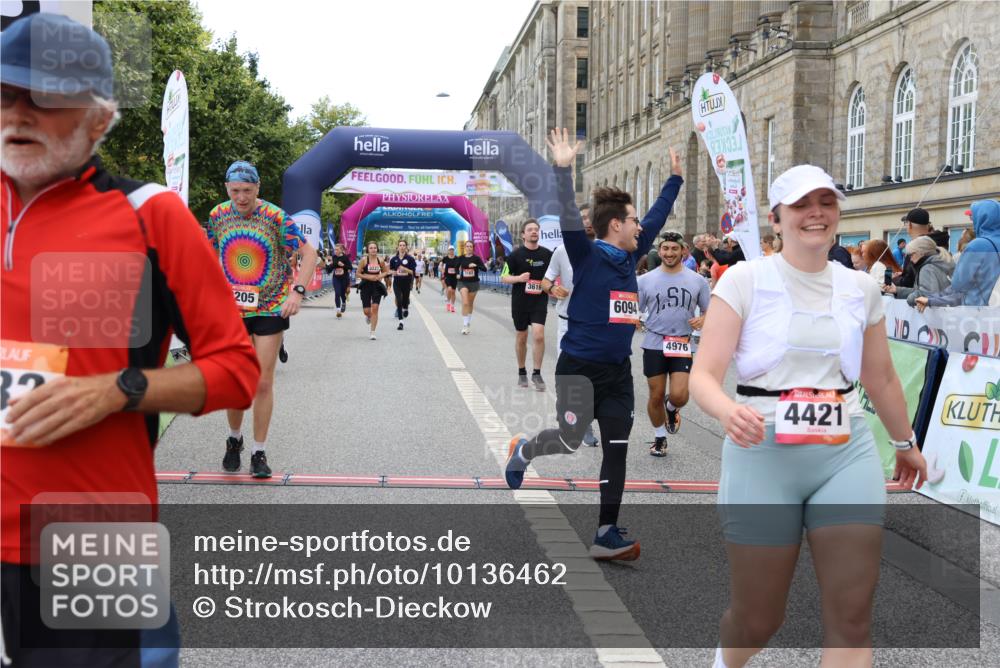06.09.2026 - CURREX Alsterlauf Strokosch-Dieckow http://msf.ph/oto/10136462 06.09.2026 10:12:35 Ziel 2132, 2205, 3162, 3173, 3244, 3245, 3616, 3710, 4302, 4421, 4810, 4975, 4976, 5185, 5220, 5285, 6094, 6237, 8227 meine-sportfotos.de