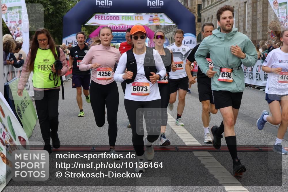 06.09.2026 - CURREX Alsterlauf Strokosch-Dieckow http://msf.ph/oto/10136464 06.09.2026 09:58:40 Ziel 2034, 2120, 2717, 3031, 4147, 4227, 4256, 4265, 4304, 4356, 4423, 4652, 4695, 4747, 5205, 5207, 5521, 5706, 5725, 5810, 6073, 6118, 8077 meine-sportfotos.de