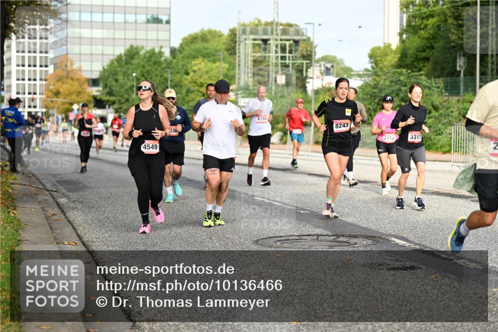 06.09.2026 - CURREX Alsterlauf Dr. Thomas Lammeyer http://msf.ph/oto/10136466 06.09.2026 10:01:34 Laufen 4549, 36, 6155, 8243, 2718, 3317, 2 meine-sportfotos.de