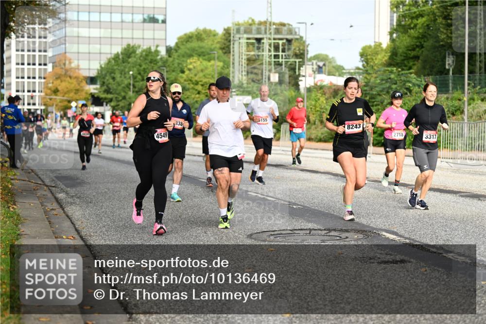 06.09.2026 - CURREX Alsterlauf Dr. Thomas Lammeyer http://msf.ph/oto/10136469 06.09.2026 10:01:34 Laufen 4549, 338, 6155, 8243, 2718, 3317 meine-sportfotos.de
