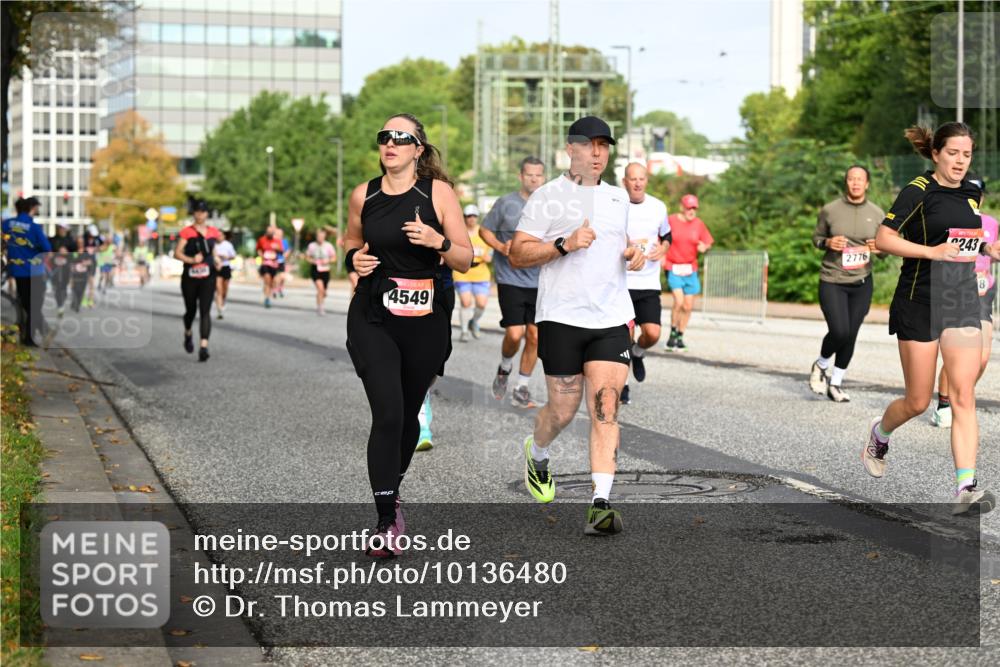 06.09.2026 - CURREX Alsterlauf Dr. Thomas Lammeyer http://msf.ph/oto/10136480 06.09.2026 10:01:35 Laufen 4549, 2776, 243 meine-sportfotos.de