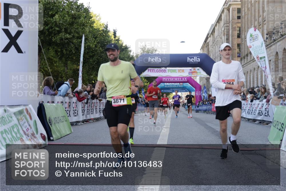 06.09.2026 - CURREX Alsterlauf Yannick Fuchs http://msf.ph/oto/10136483 06.09.2026 09:44:44 Ziel 2442, 3226, 3445, 3503, 3671, 3802, 4039, 5529, 6201, 8216, 8224, 8264 meine-sportfotos.de