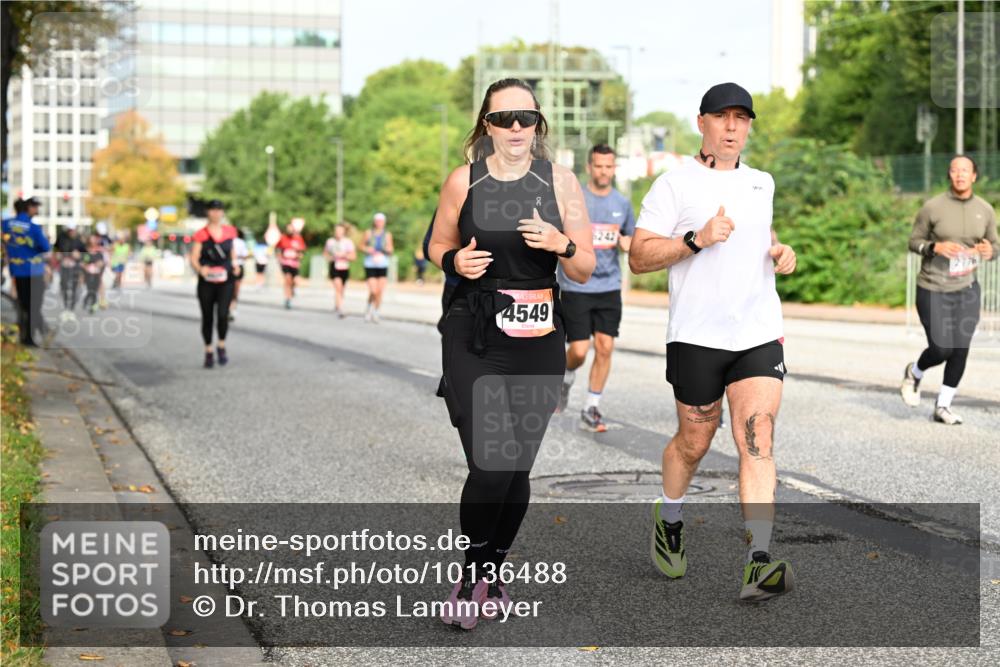 06.09.2026 - CURREX Alsterlauf Dr. Thomas Lammeyer http://msf.ph/oto/10136488 06.09.2026 10:01:36 Laufen 4549, 6242 meine-sportfotos.de