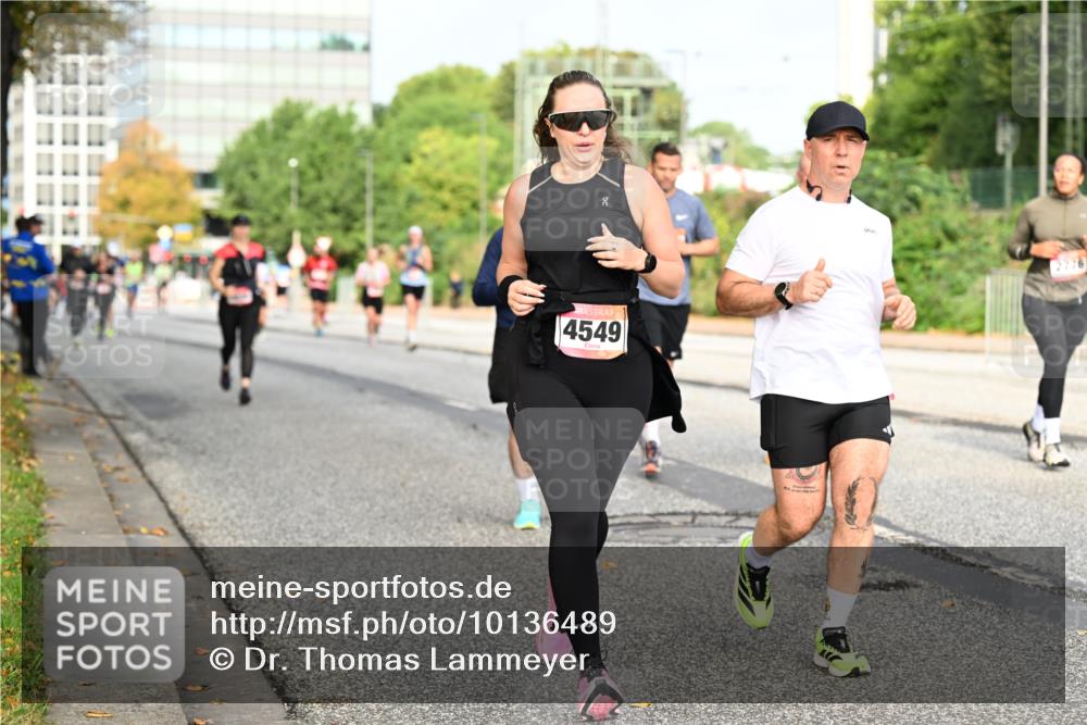 06.09.2026 - CURREX Alsterlauf Dr. Thomas Lammeyer http://msf.ph/oto/10136489 06.09.2026 10:01:36 Laufen 4549 meine-sportfotos.de