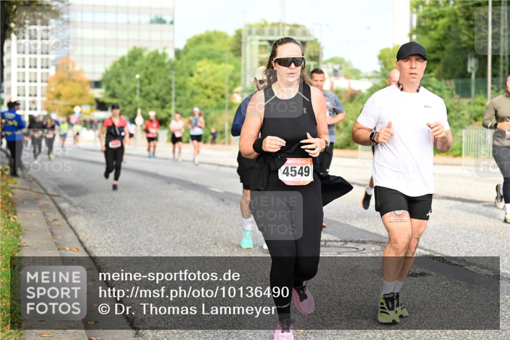 06.09.2026 - CURREX Alsterlauf Dr. Thomas Lammeyer http://msf.ph/oto/10136490 06.09.2026 10:01:36 Laufen 4549, 1 meine-sportfotos.de