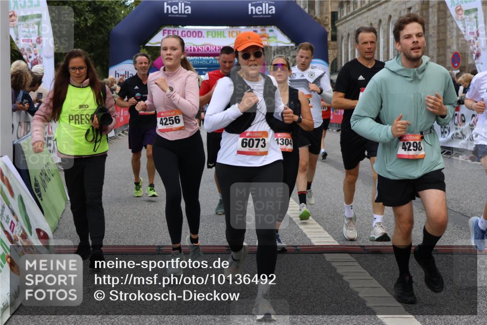 06.09.2026 - CURREX Alsterlauf Strokosch-Dieckow http://msf.ph/oto/10136492 06.09.2026 09:58:41 Ziel 2034, 2120, 2717, 3031, 4147, 4227, 4256, 4265, 4304, 4356, 4423, 4652, 4695, 4747, 5205, 5207, 5521, 5706, 5725, 5764, 5810, 5964, 6073, 8077 meine-sportfotos.de