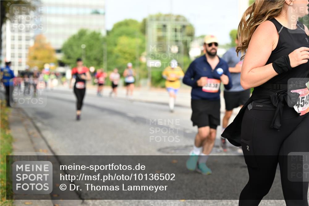 06.09.2026 - CURREX Alsterlauf Dr. Thomas Lammeyer http://msf.ph/oto/10136502 06.09.2026 10:01:37 Laufen 4549 meine-sportfotos.de