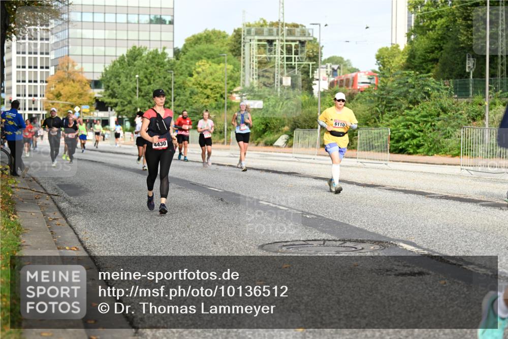 06.09.2026 - CURREX Alsterlauf Dr. Thomas Lammeyer http://msf.ph/oto/10136512 06.09.2026 10:01:38 Laufen 4430, 6110 meine-sportfotos.de