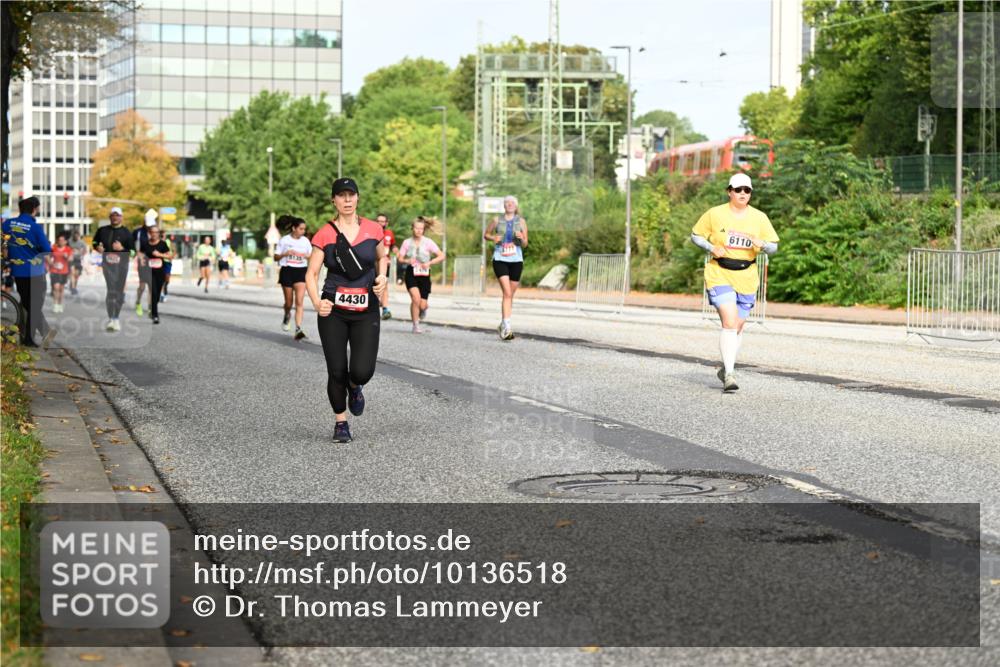 06.09.2026 - CURREX Alsterlauf Dr. Thomas Lammeyer http://msf.ph/oto/10136518 06.09.2026 10:01:39 Laufen 4430, 6110 meine-sportfotos.de