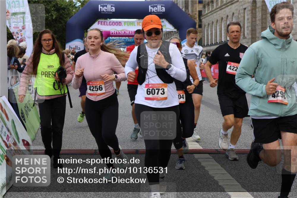 06.09.2026 - CURREX Alsterlauf Strokosch-Dieckow http://msf.ph/oto/10136531 06.09.2026 09:58:41 Ziel 2034, 2120, 2717, 3031, 4147, 4227, 4256, 4265, 4304, 4356, 4423, 4652, 4695, 4747, 5205, 5207, 5521, 5706, 5725, 5764, 5810, 5964, 6073, 8077 meine-sportfotos.de