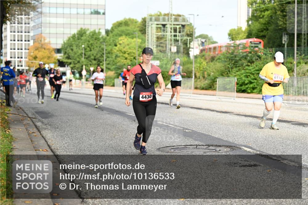 06.09.2026 - CURREX Alsterlauf Dr. Thomas Lammeyer http://msf.ph/oto/10136533 06.09.2026 10:01:40 Laufen 4430, 6110 meine-sportfotos.de