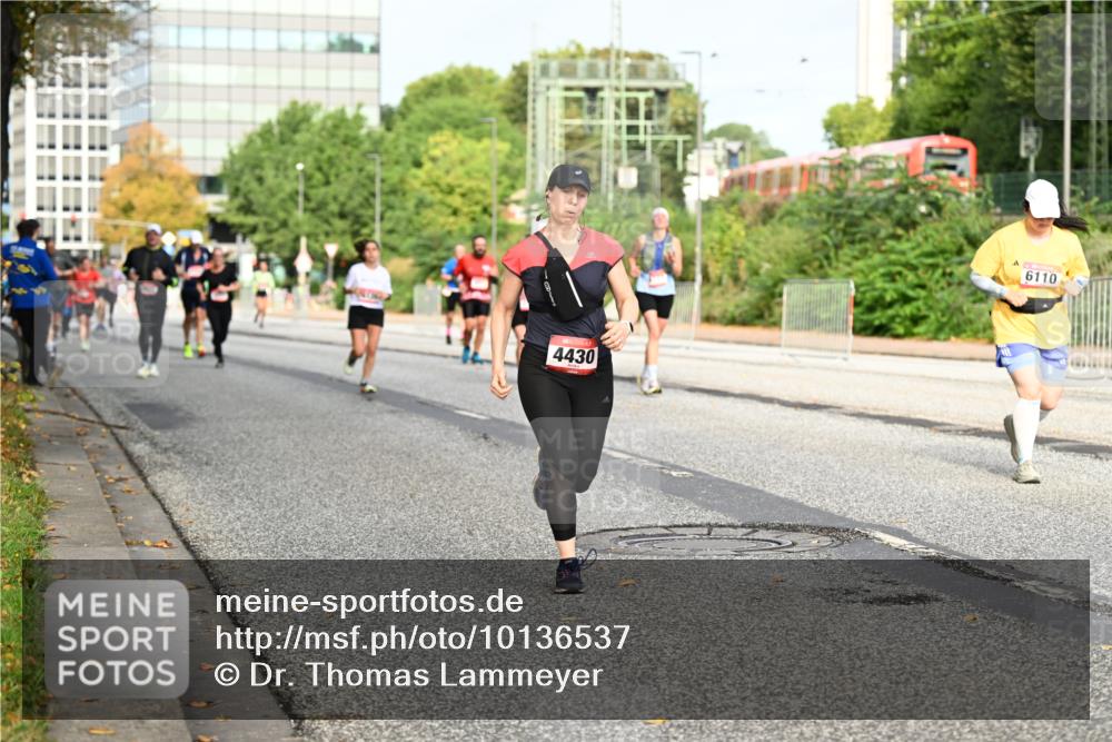 06.09.2026 - CURREX Alsterlauf Dr. Thomas Lammeyer http://msf.ph/oto/10136537 06.09.2026 10:01:40 Laufen 4430, 6110 meine-sportfotos.de