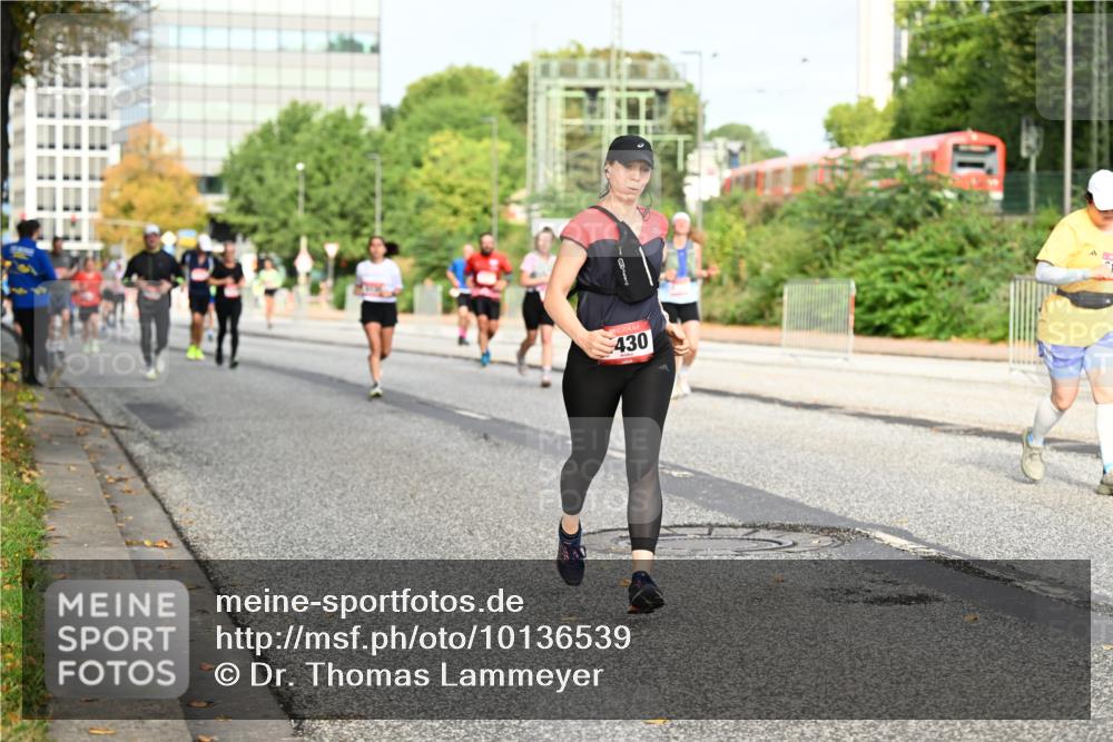 06.09.2026 - CURREX Alsterlauf Dr. Thomas Lammeyer http://msf.ph/oto/10136539 06.09.2026 10:01:40 Laufen 430 meine-sportfotos.de