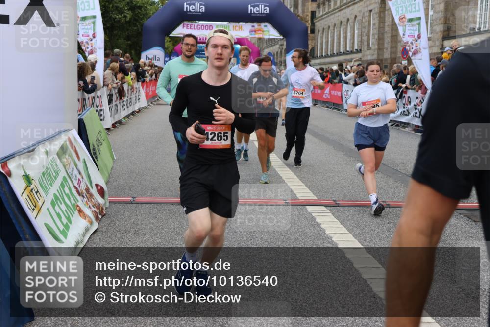 06.09.2026 - CURREX Alsterlauf Strokosch-Dieckow http://msf.ph/oto/10136540 06.09.2026 09:58:45 Ziel 2017, 2034, 2120, 2244, 2717, 3078, 3691, 4147, 4227, 4256, 4265, 4304, 4356, 4695, 4747, 5205, 5207, 5557, 5706, 5764, 5810, 5964, 6073, 6111 meine-sportfotos.de