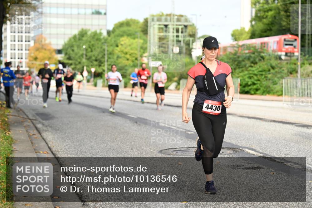 06.09.2026 - CURREX Alsterlauf Dr. Thomas Lammeyer http://msf.ph/oto/10136546 06.09.2026 10:01:41 Laufen 4430 meine-sportfotos.de