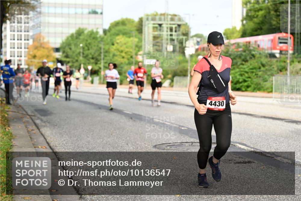 06.09.2026 - CURREX Alsterlauf Dr. Thomas Lammeyer http://msf.ph/oto/10136547 06.09.2026 10:01:41 Laufen 4430 meine-sportfotos.de