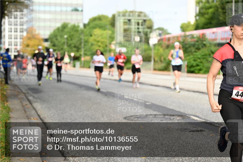06.09.2026 - CURREX Alsterlauf Dr. Thomas Lammeyer http://msf.ph/oto/10136555 06.09.2026 10:01:42 Laufen 44 meine-sportfotos.de