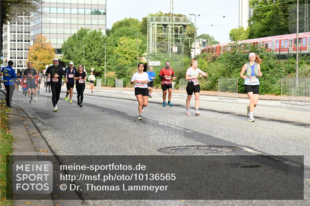 06.09.2026 - CURREX Alsterlauf Dr. Thomas Lammeyer http://msf.ph/oto/10136565 06.09.2026 10:01:43 Laufen 3457, 2625, 4152, 3737, 151, 5135, 2476, 5777 meine-sportfotos.de