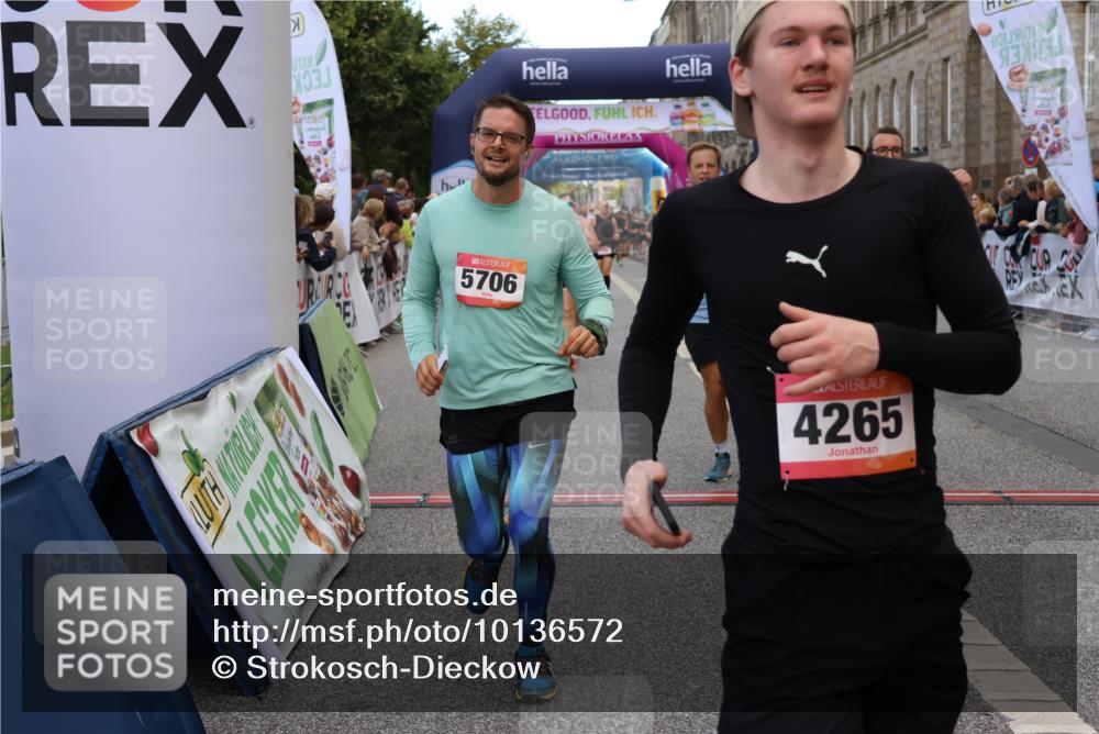 06.09.2026 - CURREX Alsterlauf Strokosch-Dieckow http://msf.ph/oto/10136572 06.09.2026 09:58:46 Ziel 2017, 2034, 2120, 2244, 2711, 2717, 3078, 3691, 4147, 4227, 4256, 4265, 4304, 4356, 4695, 4747, 5205, 5207, 5557, 5706, 5764, 5810, 5964, 6073, 6111 meine-sportfotos.de