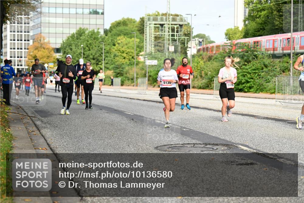 06.09.2026 - CURREX Alsterlauf Dr. Thomas Lammeyer http://msf.ph/oto/10136580 06.09.2026 10:01:44 Laufen 2625, 3737, 5135, 4151, 2476 meine-sportfotos.de