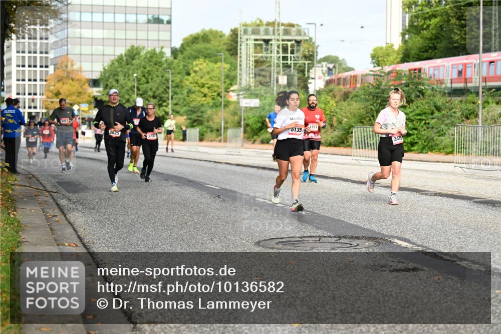 06.09.2026 - CURREX Alsterlauf Dr. Thomas Lammeyer http://msf.ph/oto/10136582 06.09.2026 10:01:44 Laufen 4151, 5135, 2625, 3737, 2476 meine-sportfotos.de