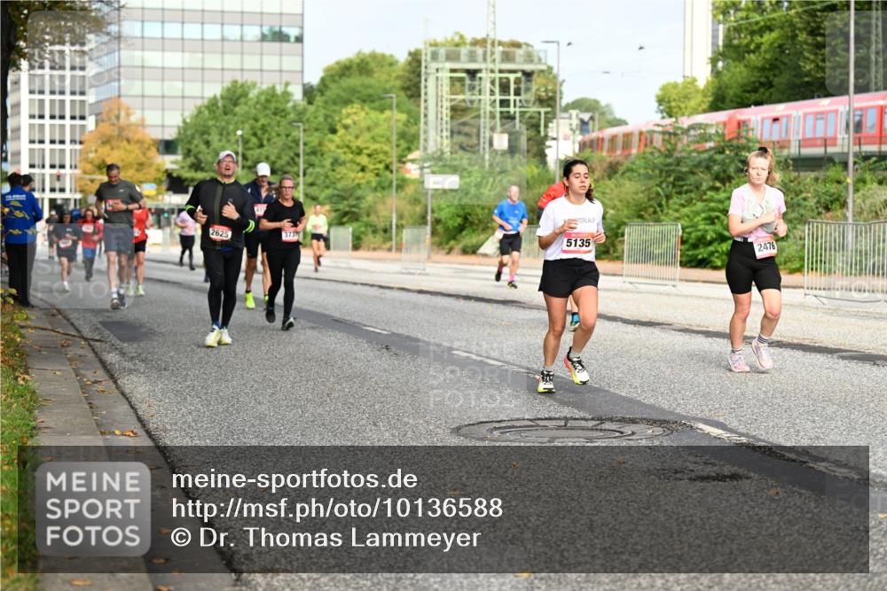 06.09.2026 - CURREX Alsterlauf Dr. Thomas Lammeyer http://msf.ph/oto/10136588 06.09.2026 10:01:45 Laufen 2625, 3737, 5135, 2476 meine-sportfotos.de