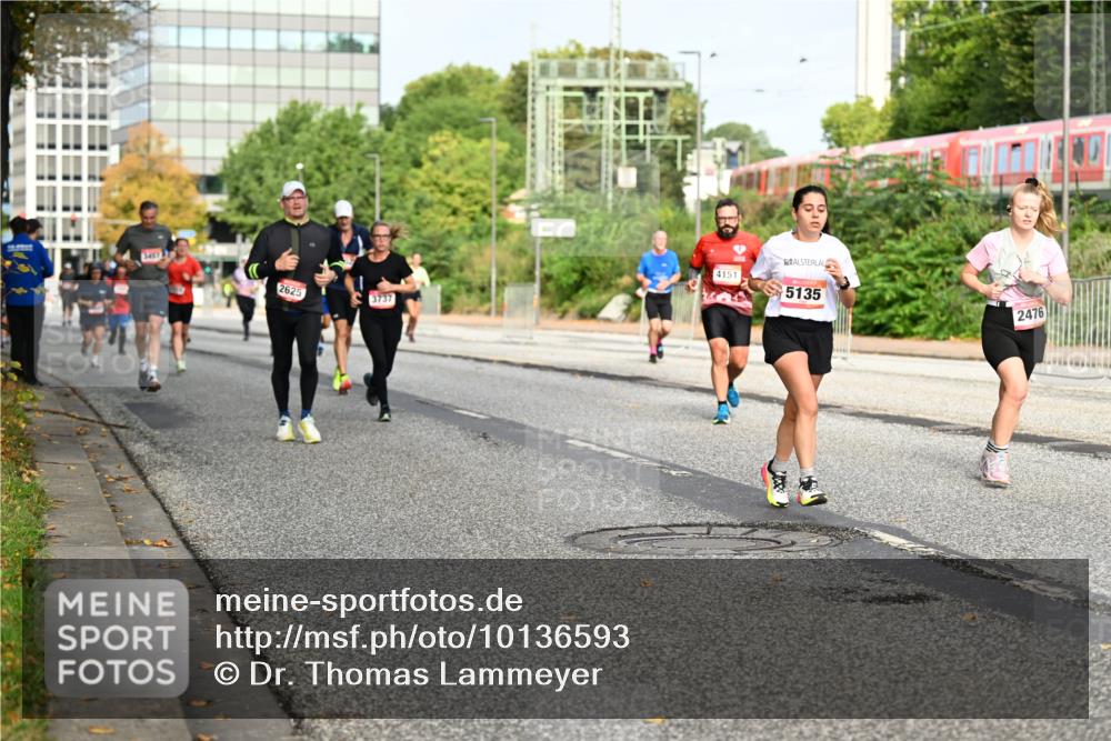 06.09.2026 - CURREX Alsterlauf Dr. Thomas Lammeyer http://msf.ph/oto/10136593 06.09.2026 10:01:45 Laufen 2625, 3737, 4151, 5135, 2476 meine-sportfotos.de