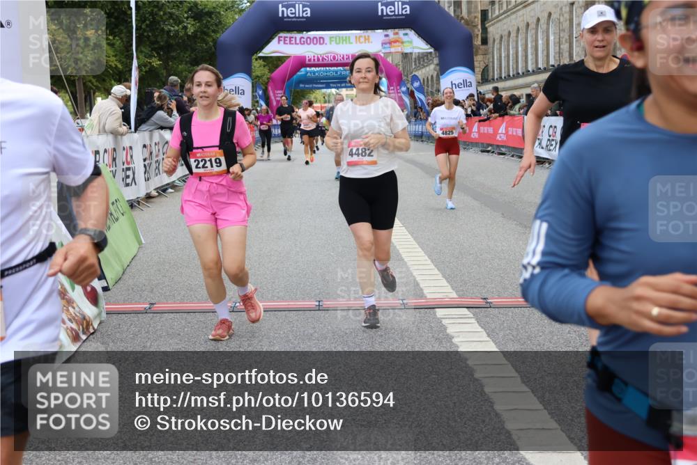 06.09.2026 - CURREX Alsterlauf Strokosch-Dieckow http://msf.ph/oto/10136594 06.09.2026 10:12:45 Ziel 2193, 2219, 2750, 2942, 3139, 3162, 3710, 4302, 4482, 4825, 5369, 5809, 8227 meine-sportfotos.de