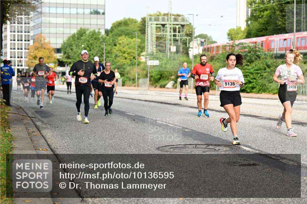 06.09.2026 - CURREX Alsterlauf Dr. Thomas Lammeyer http://msf.ph/oto/10136595 06.09.2026 10:01:45 Laufen 3457, 2625, 3731, 4151, 5135, 2476 meine-sportfotos.de