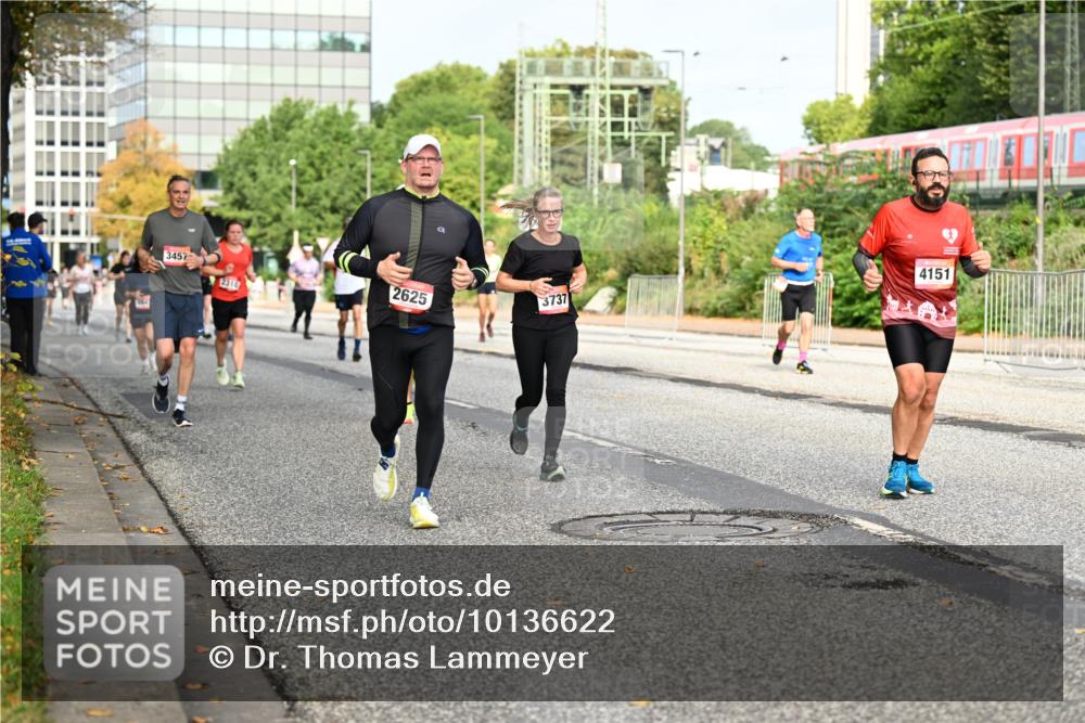 06.09.2026 - CURREX Alsterlauf Dr. Thomas Lammeyer http://msf.ph/oto/10136622 06.09.2026 10:01:48 Laufen 3457, 2310, 2625, 3737, 4151 meine-sportfotos.de