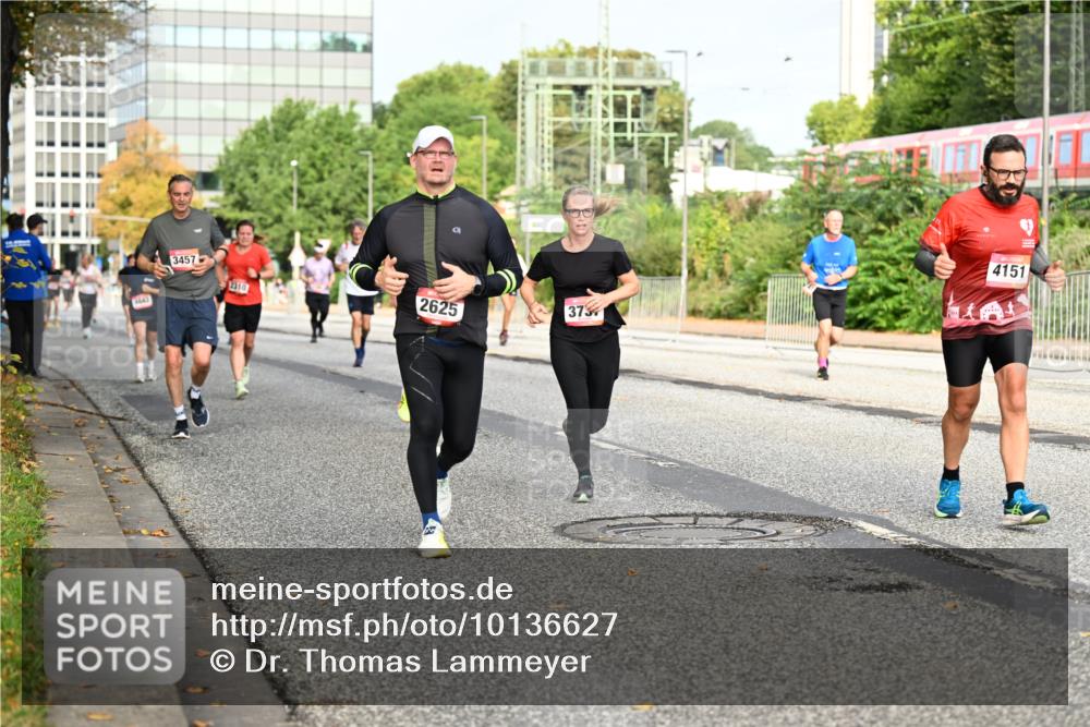 06.09.2026 - CURREX Alsterlauf Dr. Thomas Lammeyer http://msf.ph/oto/10136627 06.09.2026 10:01:48 Laufen 3457, 210, 2625, 373, 4151 meine-sportfotos.de
