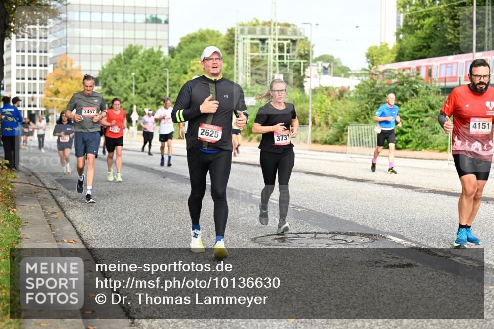 06.09.2026 - CURREX Alsterlauf Dr. Thomas Lammeyer http://msf.ph/oto/10136630 06.09.2026 10:01:48 Laufen 3457, 4151, 2310, 2625, 3737 meine-sportfotos.de