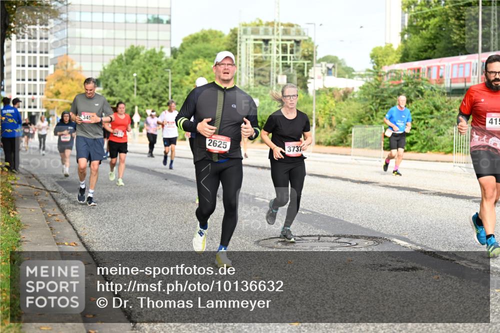 06.09.2026 - CURREX Alsterlauf Dr. Thomas Lammeyer http://msf.ph/oto/10136632 06.09.2026 10:01:48 Laufen 345, 2625, 3737, 415 meine-sportfotos.de