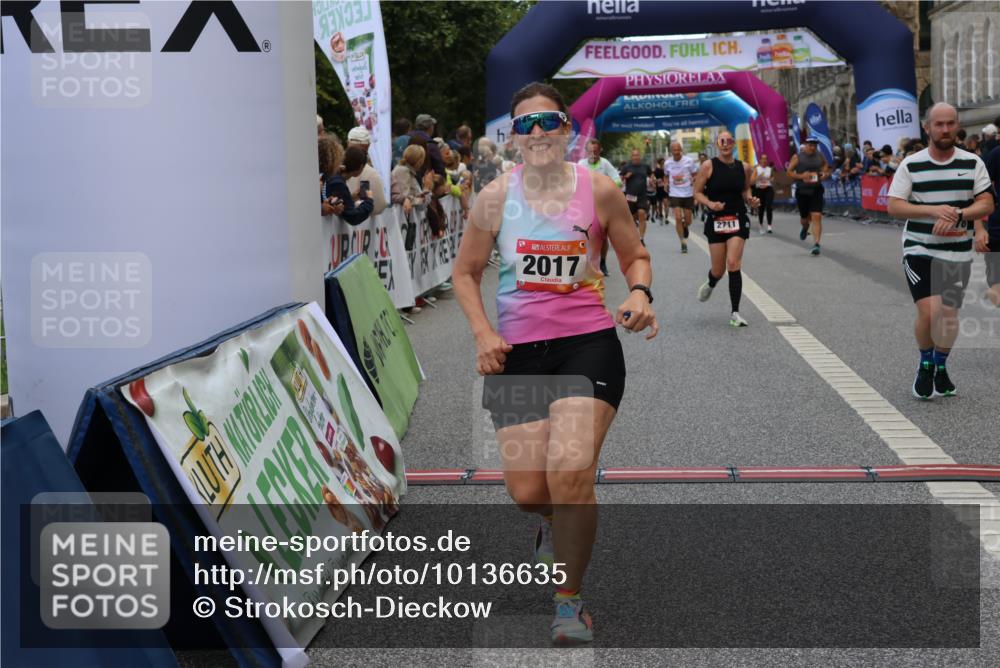 06.09.2026 - CURREX Alsterlauf Strokosch-Dieckow http://msf.ph/oto/10136635 06.09.2026 09:58:49 Ziel 2017, 2034, 2244, 2711, 3078, 3313, 3691, 4265, 4695, 4747, 5557, 5661, 5706, 5764, 5810, 5964, 6111 meine-sportfotos.de