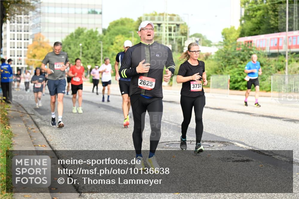 06.09.2026 - CURREX Alsterlauf Dr. Thomas Lammeyer http://msf.ph/oto/10136638 06.09.2026 10:01:49 Laufen 3452, 2625, 3737 meine-sportfotos.de