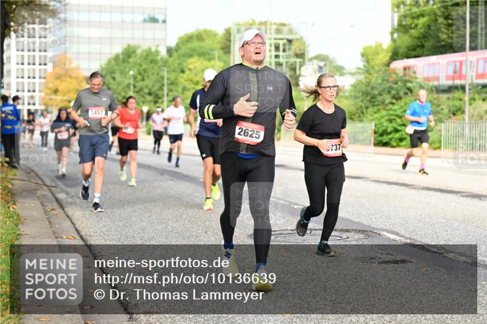 06.09.2026 - CURREX Alsterlauf Dr. Thomas Lammeyer http://msf.ph/oto/10136639 06.09.2026 10:01:49 Laufen 3457, 2625, 737 meine-sportfotos.de