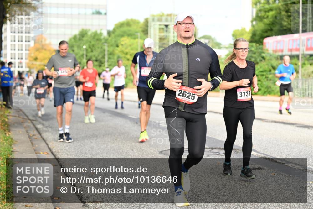 06.09.2026 - CURREX Alsterlauf Dr. Thomas Lammeyer http://msf.ph/oto/10136646 06.09.2026 10:01:50 Laufen 415, 2625, 3737 meine-sportfotos.de