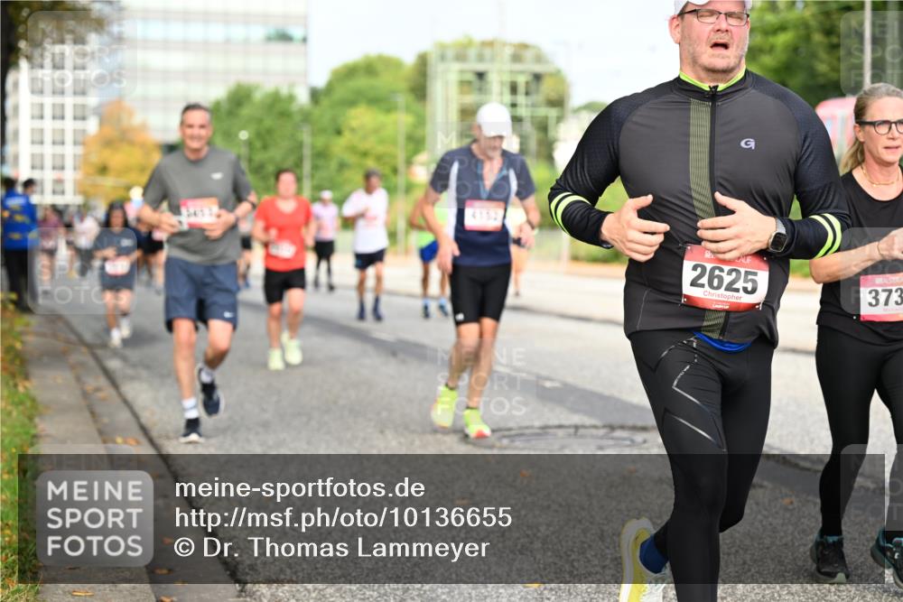 06.09.2026 - CURREX Alsterlauf Dr. Thomas Lammeyer http://msf.ph/oto/10136655 06.09.2026 10:01:50 Laufen 2625, 373 meine-sportfotos.de
