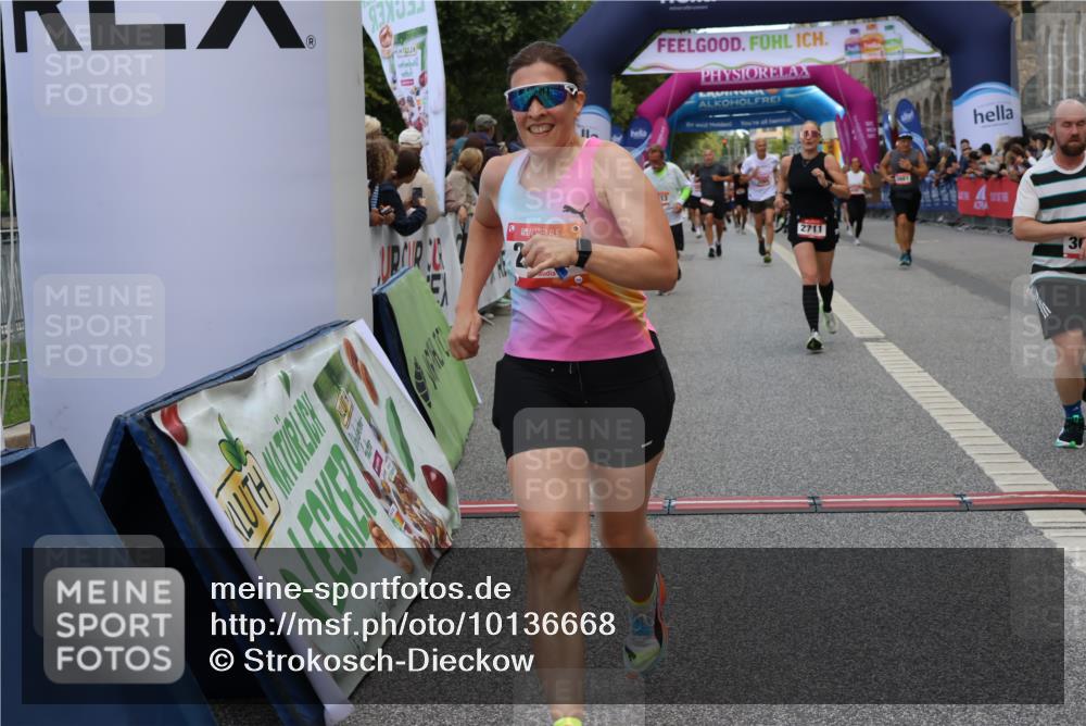 06.09.2026 - CURREX Alsterlauf Strokosch-Dieckow http://msf.ph/oto/10136668 06.09.2026 09:58:49 Ziel 2017, 2034, 2244, 2711, 3078, 3313, 3691, 4265, 4695, 4747, 5557, 5661, 5706, 5764, 5810, 5964, 6111 meine-sportfotos.de